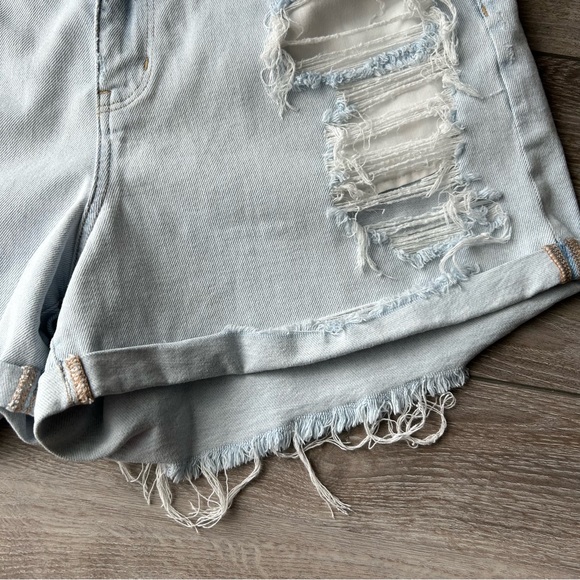 American Eagle Outfitters Distressed Stretch Mom Jean Shorts - Picture 10 of 14